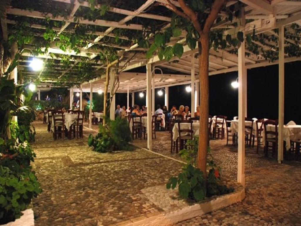 Taradella Hotel Alissos Buitenkant foto